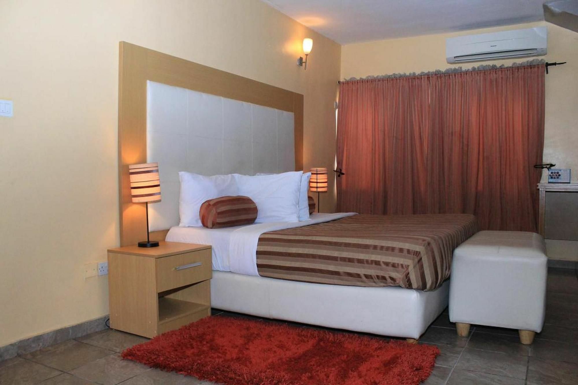Chateux De Atlantique Hotel Aliayabiagba Exterior photo
