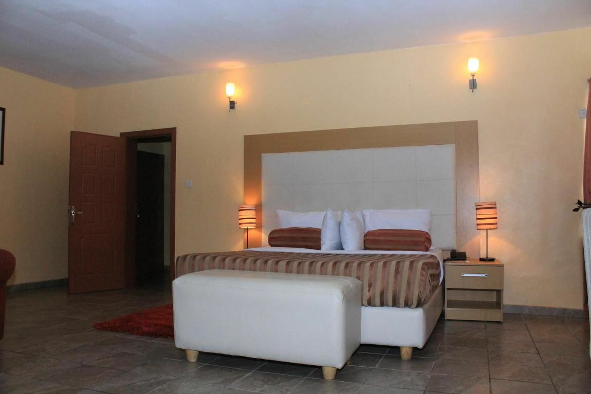 Chateux De Atlantique Hotel Aliayabiagba Exterior photo