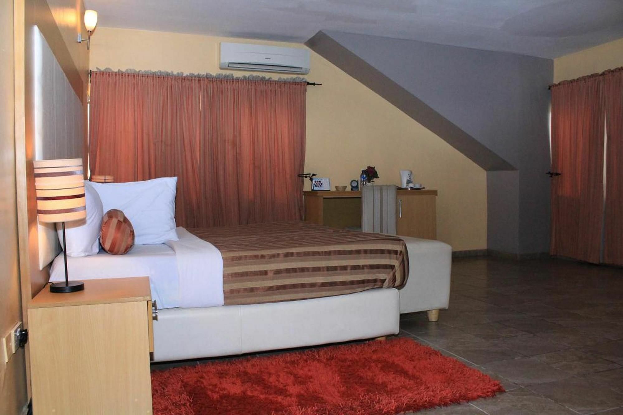 Chateux De Atlantique Hotel Aliayabiagba Exterior photo